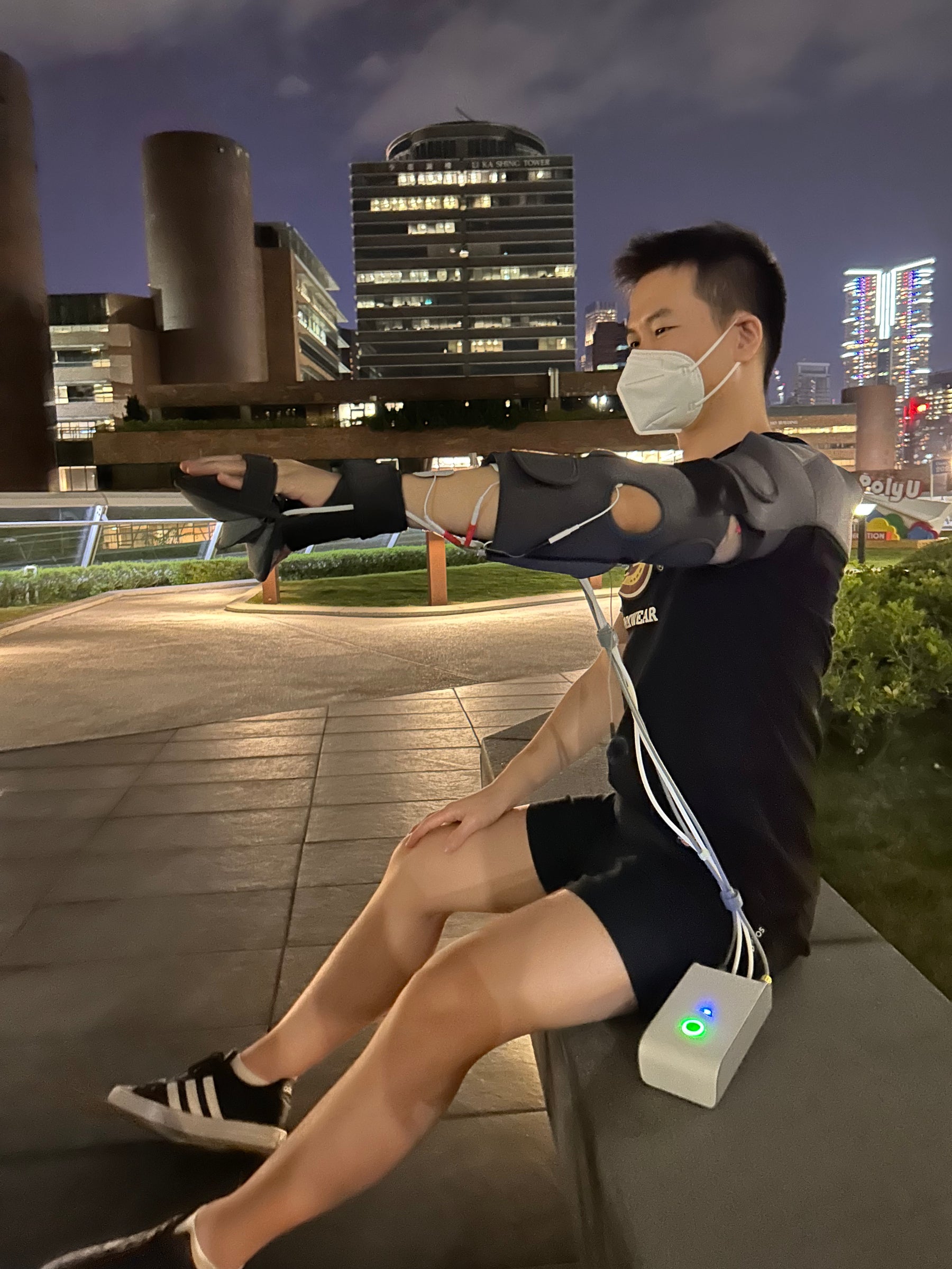 全球最輕的肌電驅動自助中風三合一醫療器材:Mobilexo Arm(家用版)